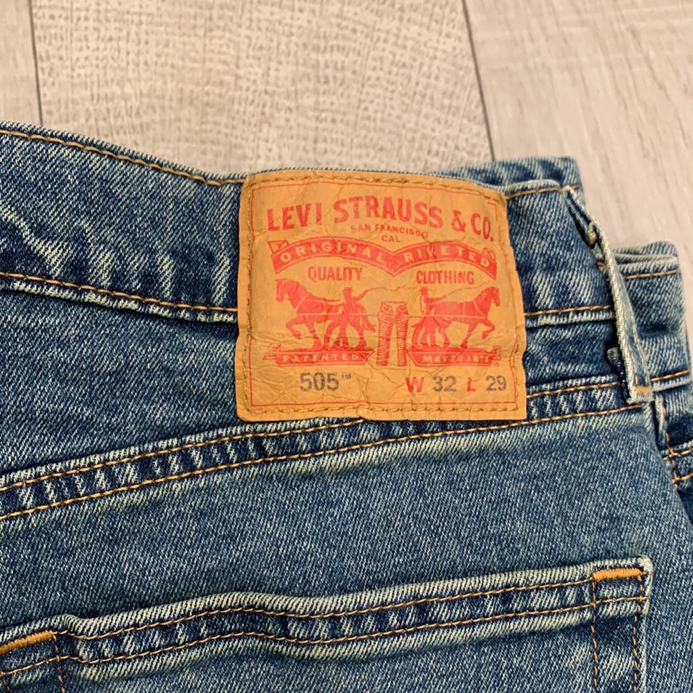 BUNDLE: Four Pairs of Levi’s Jeans - Picture 4 of 12